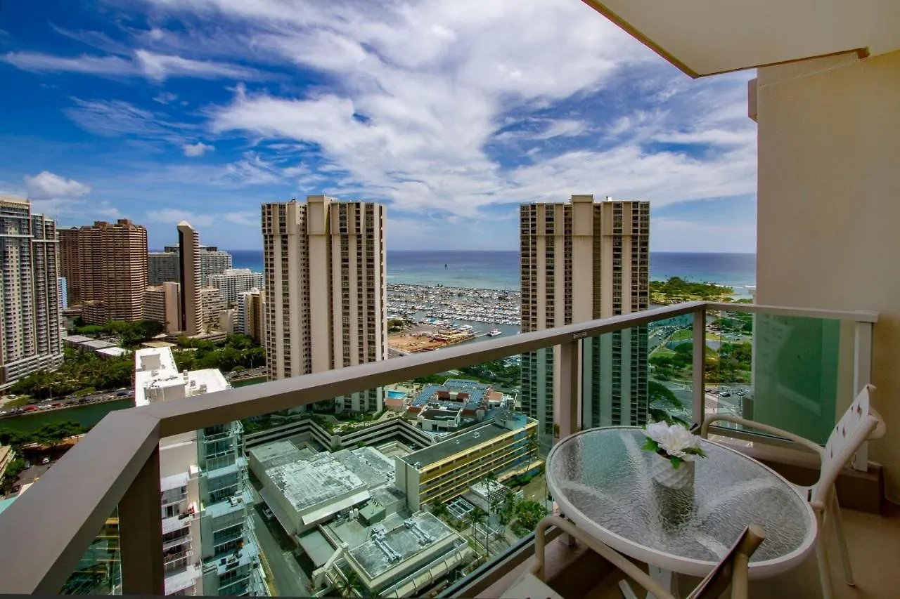 Ocean Views From Balcony Walk To Beach And Mall 3024 Honolulu Penzion