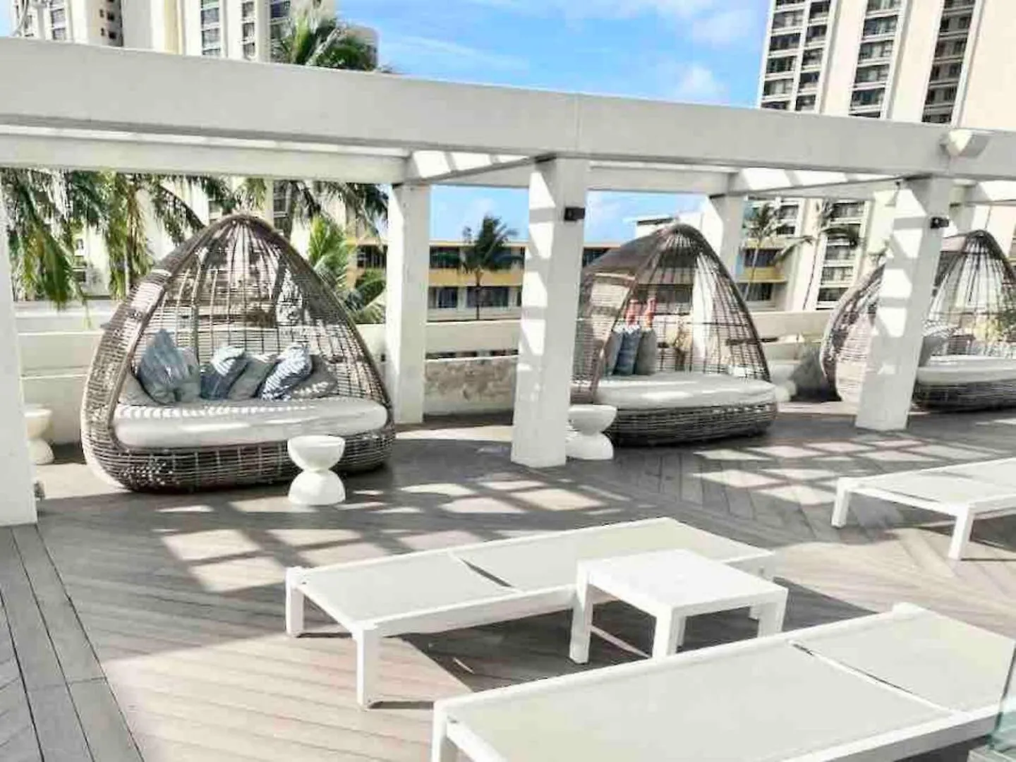 Ocean Views From Balcony Walk To Beach And Mall 3024 Honolulu